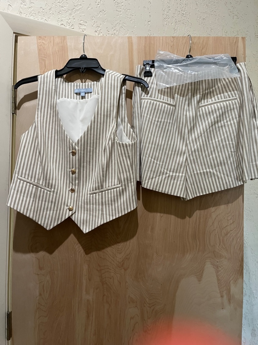 Matching vest short set